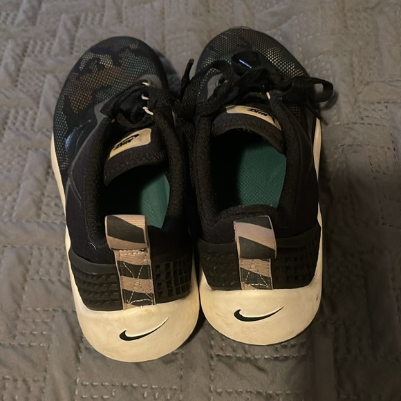 Nike - Picture 4 of 4